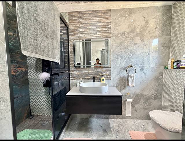4 BEDROOM HOUSE TO LET IN BALLITO CENTRAL